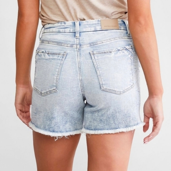 Sz 14/16 Curvy Buckle BLACK Fit 93 High Rise Light Wash Shorts Sz 33 BBW1748 - Picture 3 of 9